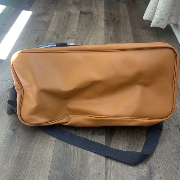 DSW Weekender Duffle Bag - Picture 9 of 9